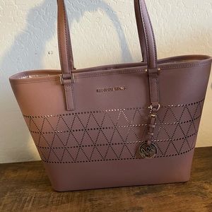 MICHAEL KORS JET SET TOTE NWT!!!